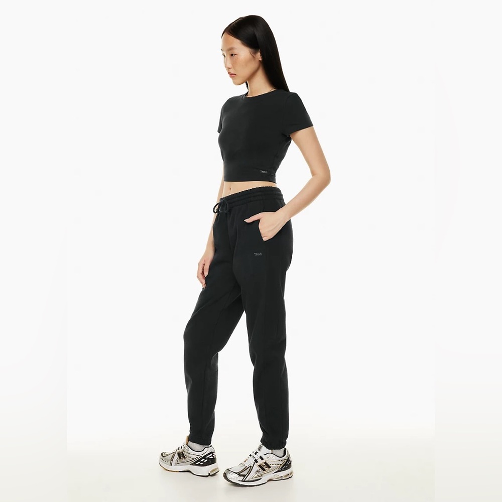 TNA Aritzia Extra Fleece Boyfriend sweatpants EUC